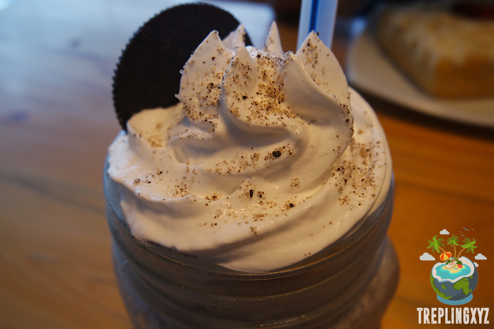 Ice blended cookies and cream